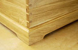 Oak chest dovetails